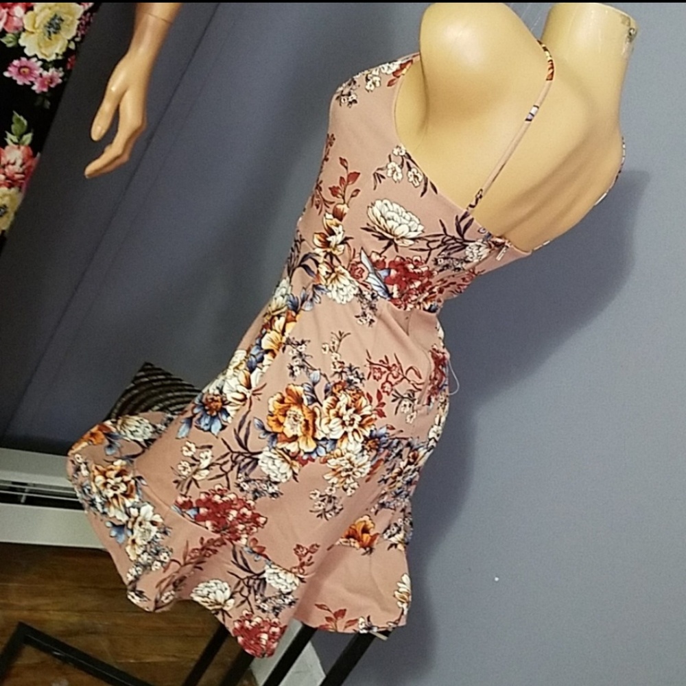 Stunning Sun Dress with Frill Hemline - Picture 7 of 8